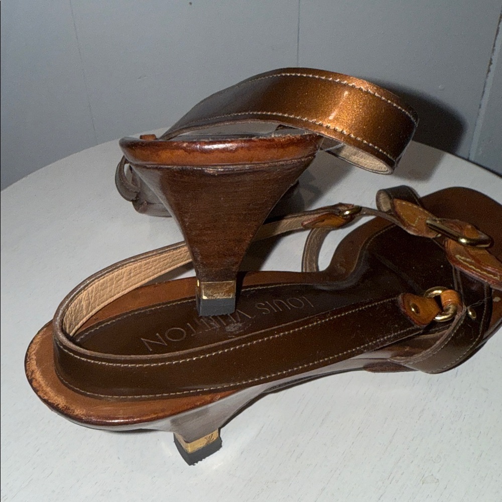 Louis Vuitton Brown and Tan vintage Sandals - Picture 4 of 15
